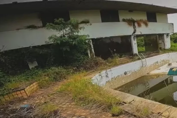 mansao-abandonada-de-hebe-camargo-com-divida-de-r$-1,5-milhao-vai-a-leilao