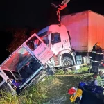 colisao-entre-caminhao-e-van-deixa-nove-mortos-em-minas-gerais