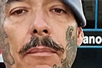 policial-e-demitido-por-abandonar-posto-de-trabalho-e-ficar-em-camarote-no-carnaval,-diz-pm