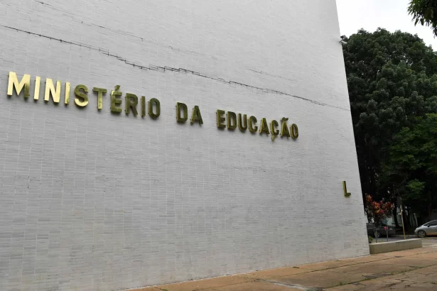mec-prorroga-ate-sexta-inscricoes-de-cursinhos-populares