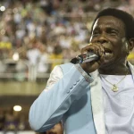 neguinho-da-beija-flor-adianta-detalhes-sobre-escolha-de-sucessor-no-carnaval-2026