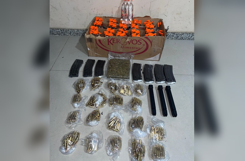 casal-que-saiu-de-teixeira-com-armas,-drogas-e-municoes-e-detido-na-br-101