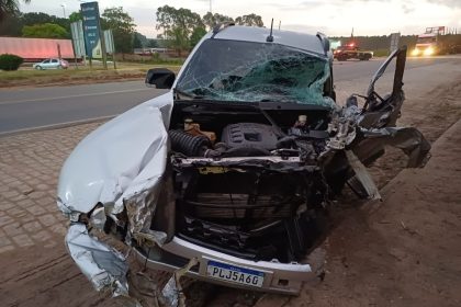 colisao-entre-caminhao-e-s10-e-registrada-na-br-101-em-nova-vicosa