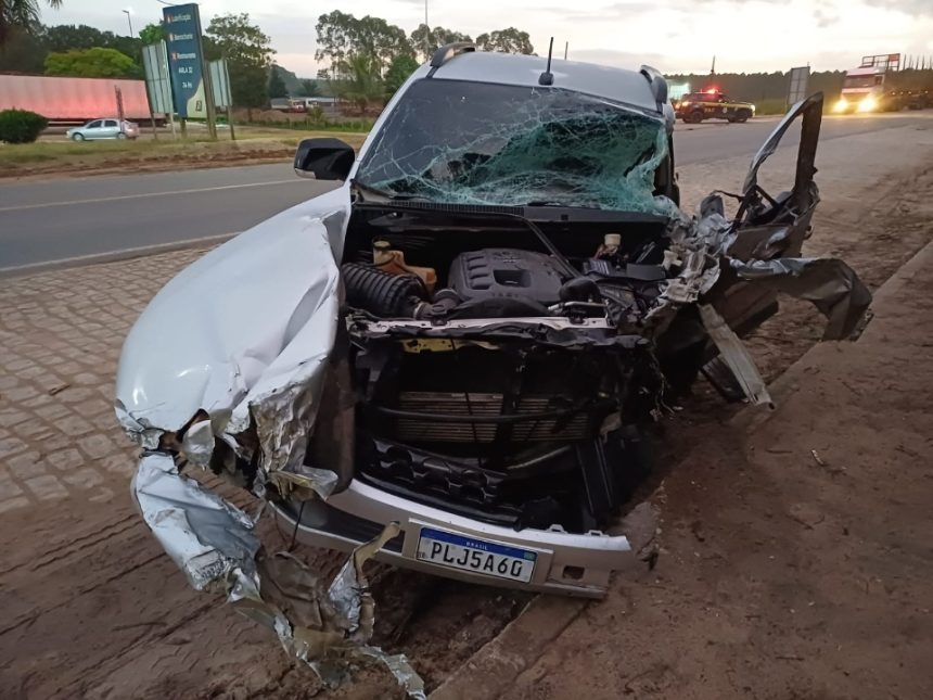 colisao-entre-caminhao-e-s10-e-registrada-na-br-101-em-nova-vicosa