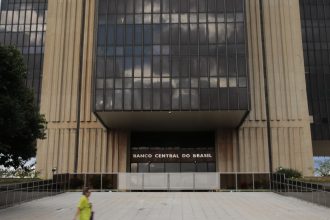 mercado-melhora-expectativa-sobre-economia-com-pib-a-2,14%