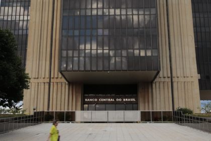 mercado-melhora-expectativa-sobre-economia-com-pib-a-2,14%