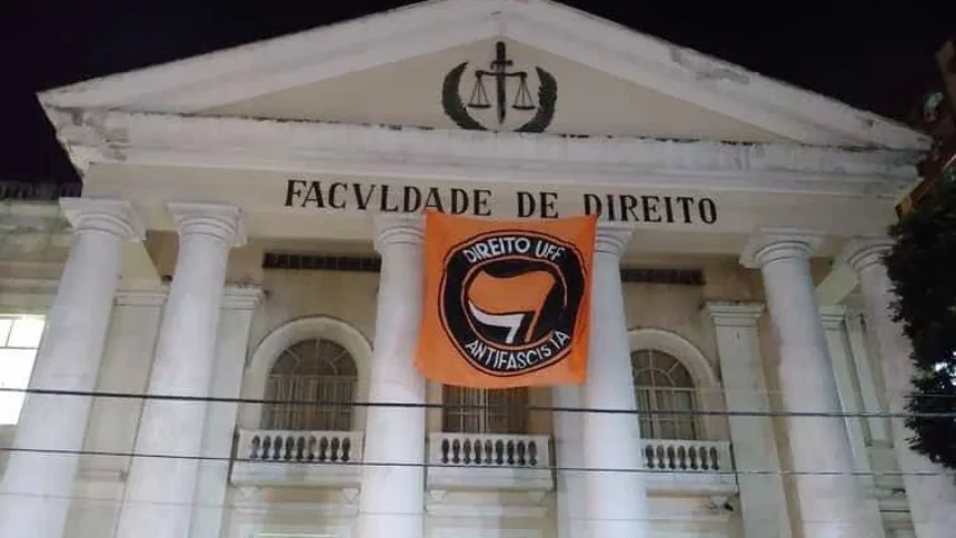 militantes-de-direita-sao-agredidos-e-expulsos-de-campus-de-universidade-no-rio