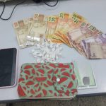 mulher-e-presa-com-substancia-analoga-a-cocaina-em-prado