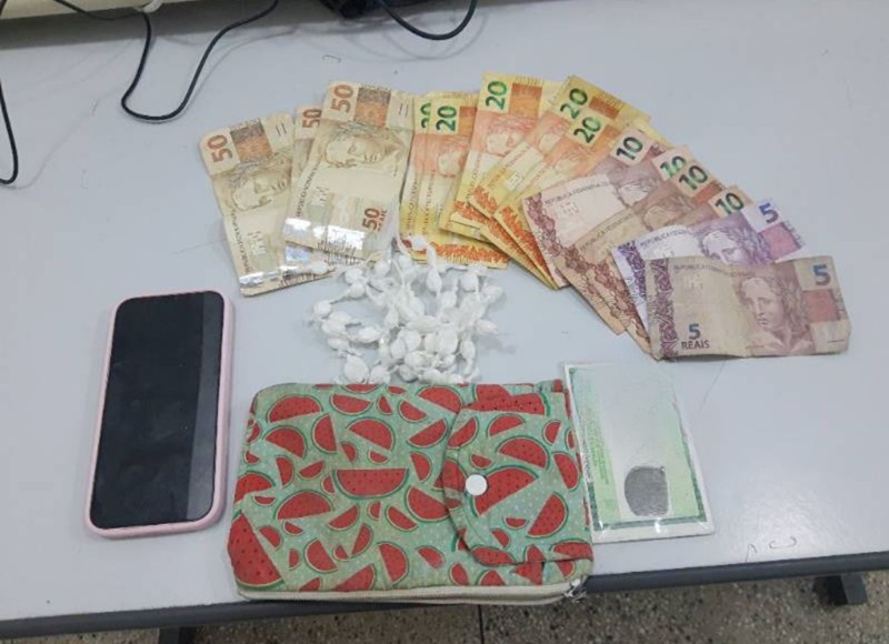 mulher-e-presa-com-substancia-analoga-a-cocaina-em-prado