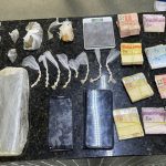 homem-e-preso-com-drogas,-arma-e-veiculo-adulterado-em-itamaraju