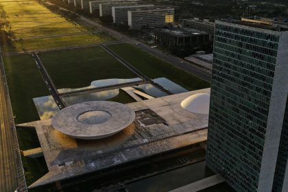 reajuste-para-servidores-do-governo-federal-e-aprovado-no-senado