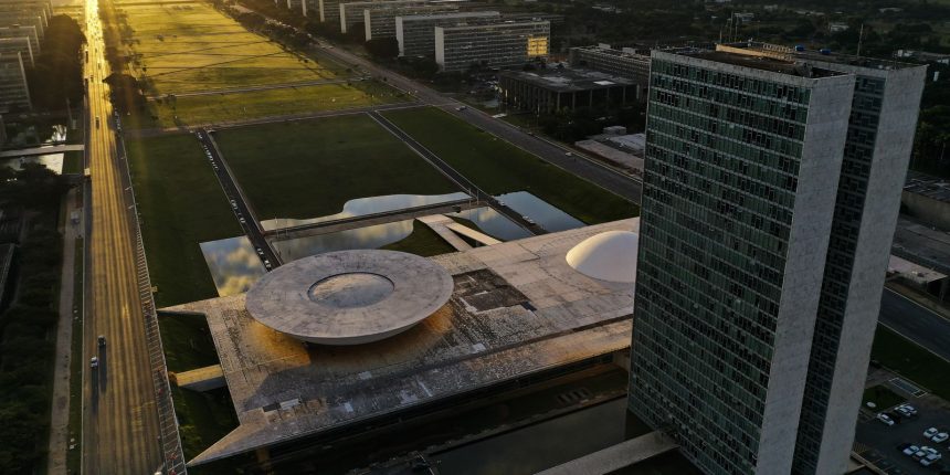 reajuste-para-servidores-do-governo-federal-e-aprovado-no-senado