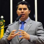 senador-que-discutiu-com-marina-assinou-jabutis-que-elevam-conta-de-luz-e-poluicao