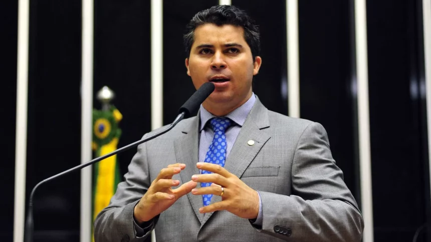 senador-que-discutiu-com-marina-assinou-jabutis-que-elevam-conta-de-luz-e-poluicao