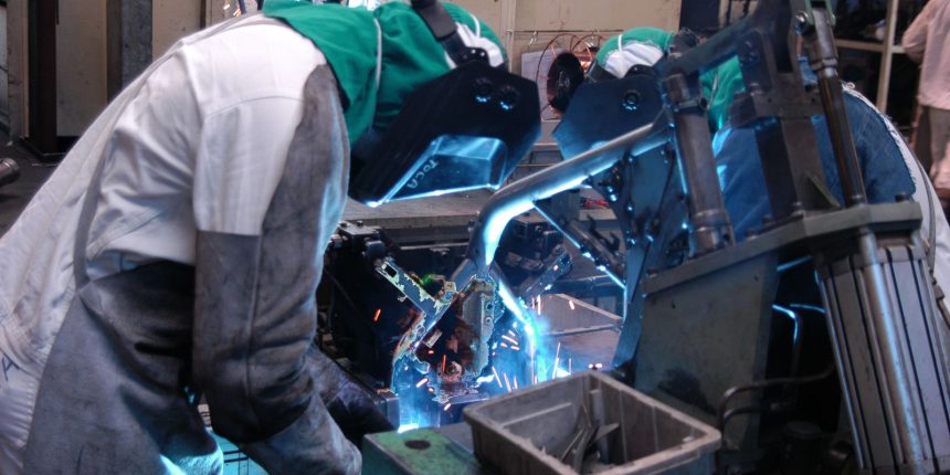 vendas-de-maquinas-e-equipamentos-sobem-13,4%-no-quadrimestre