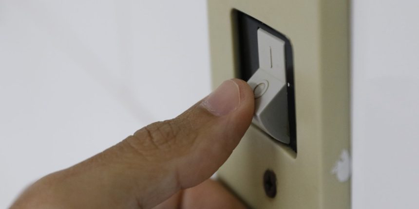 conta-de-luz-tera-bandeira-vermelha-em-junho,-anuncia-aneel