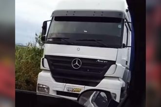 caminhao-roubado-na-br-101-e-encontrado-sem-a-carga-e-com-motorista-amarrado