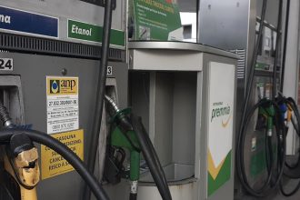 petrobras-reduz-preco-da-gasolina-a-para-as-distribuidoras