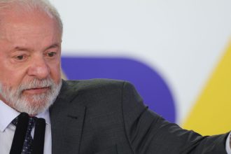 lula-diz-ser-a-favor-de-revisao-do-iof;-decisao-deve-sair-hoje