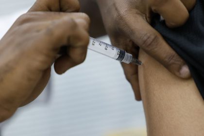 rio-alerta-para-vacinacao-contra-sindrome-respiratoria-aguda-grave