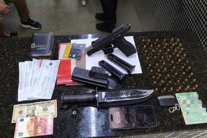 pm-prende-homem-armado-no-centro-de-itamaraju-apos-denuncia-anonima