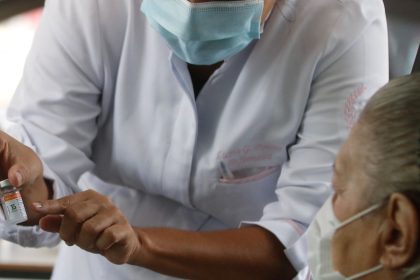 dia-da-imunizacao:-conheca-o-servico-dos-centros-de-vacinas-especiais