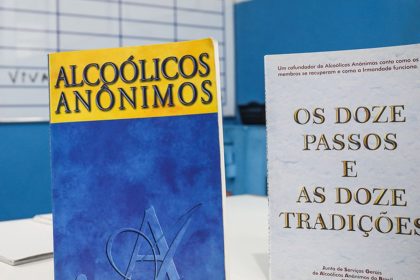 aos-90-anos,-alcoolicos-anonimos-tem-maior-participacao-feminina