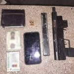 tiros-e-tentativa-de-fuga:-suspeito-e-preso-com-submetralhadora-em-prado