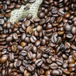 policia-apreende-quase-3-toneladas-de-cafe-improprio-para-consumo-no-rio