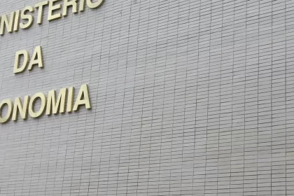 mp-alternativa-a-iof-preve-r$-4,28-bi-de-corte-de-gastos-em-2025