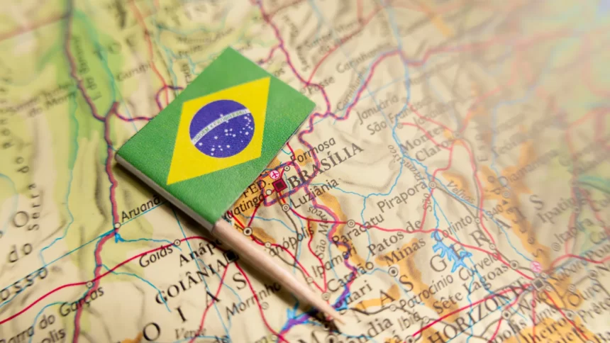 orgulho-de-ser-brasileiro-cai,-e-sentimento-de-pessimismo-segue-em-alta,-aponta-datafolha