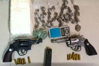 rondesp-apreende-armas-e-drogas-apos-troca-de-tiros-com-criminosos-em-eunapolis