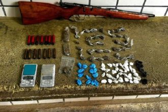 rondesp-apreende-drogas-e-arma-artesanal-em-teixeira-de-freitas