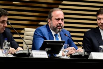 ministro-defende-gas-mais-barato-para-reindustrializacao-do-pais