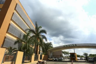 anvisa-alerta-sobre-uso-do-formol-como-alisante-de-cabelos