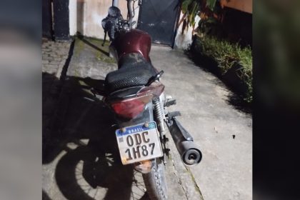 policia-militar-recupera-motocicleta-com-restricao-de-furto-em-teixeira