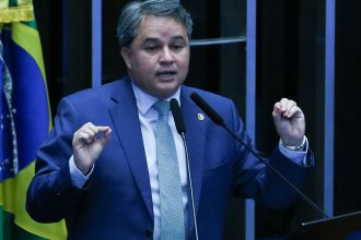 projeto-que-exclui-do-limite-fiscal-gasto-com-terceirizado-volta-a-cae