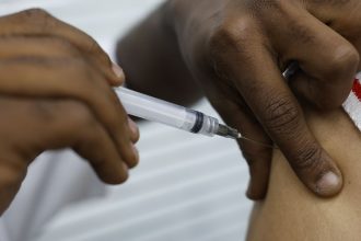 casos-de-sindrome-respiratoria-aguda-grave-estao-em-queda,-diz-fiocruz