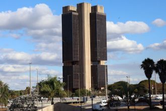 bc-so-publicara-nova-carta-em-abril,-caso-ipca-continue-acima-do-teto