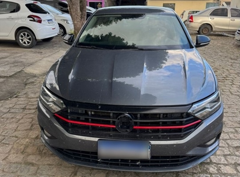 policia-militar-recupera-veiculo-furtado-com-placa-adulterada-em-teixeira