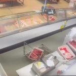 video:-homem-tenta-matar-funcionario-dentro-de-atacadista-em-itamaraju