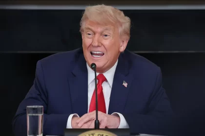 trump-diz-manter-discussoes-com-ue-sobre-comercio,-um-dia-apos-anunciar-tarifa