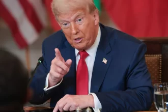 carta-em-que-trump-taxa-brasil-em-50%-cita-‘caca-as-bruxas’-a-bolsonaro