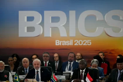 china,-russia-e-africa-do-sul-reagem-a-ameaca-de-tarifas-feita-por-trump