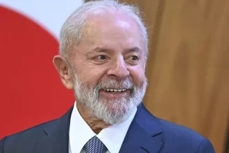 lula-diz-que-presidente-da-petrobras-parece-‘fragil’-e-‘bobinha’,-mas-e-competente