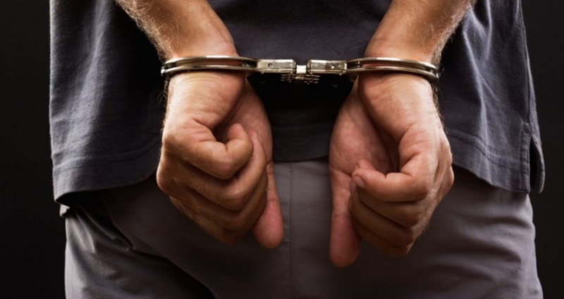 homem-com-mandado-de-prisao-por-homicidio-e-capturado-no-centro-de-alcobaca