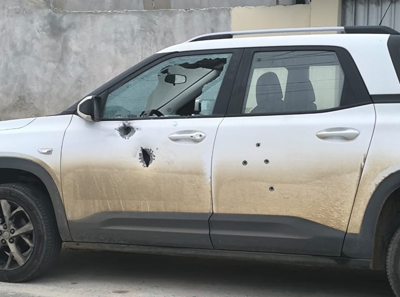 corretor-de-imoveis-de-teixeira-tem-carro-alvejado-a-tiros-nesta-madrugada
