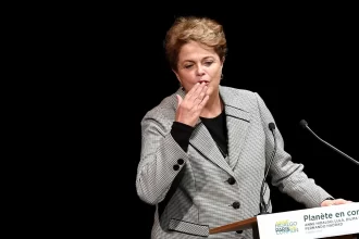 putin-parabeniza-dilma-rousseff-por-gestao-no-banco-dos-brics-e-reeleicao