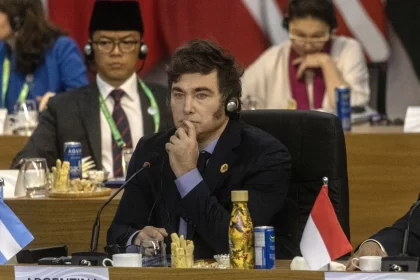 javier-milei-deve-apertar-ajuste-fiscal-e-pede-corte-de-gastos-extra-a-seus-ministros