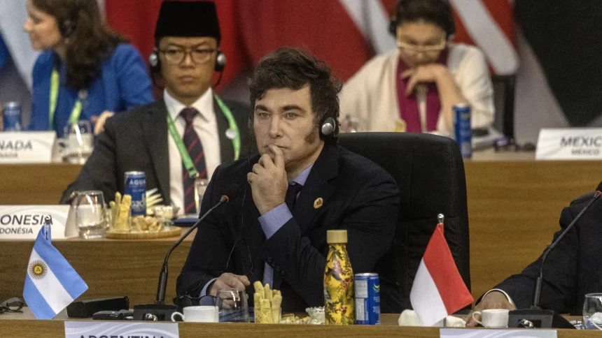 javier-milei-deve-apertar-ajuste-fiscal-e-pede-corte-de-gastos-extra-a-seus-ministros